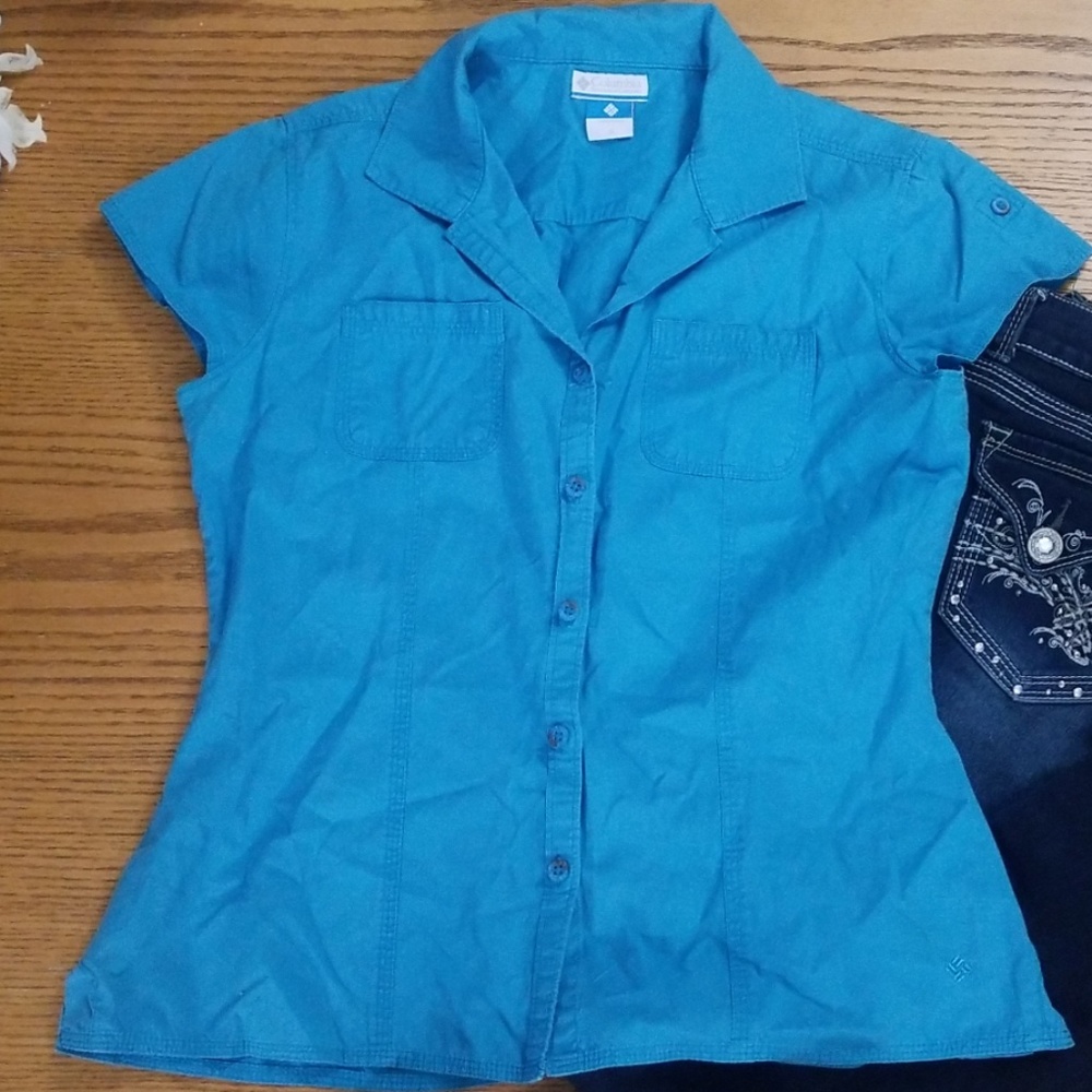 Columbia Button Down shirt - Picture 2 of 6